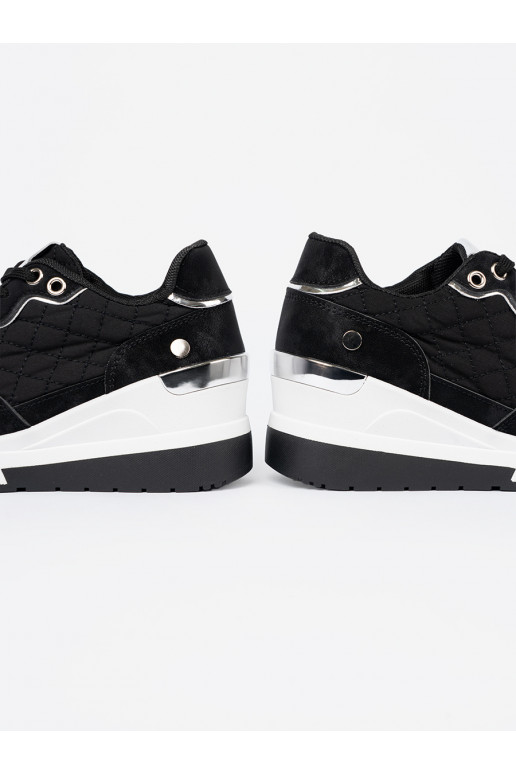 Melns Apavi kedu modelī 