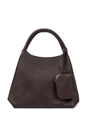   Soma z kosmetyczką środku