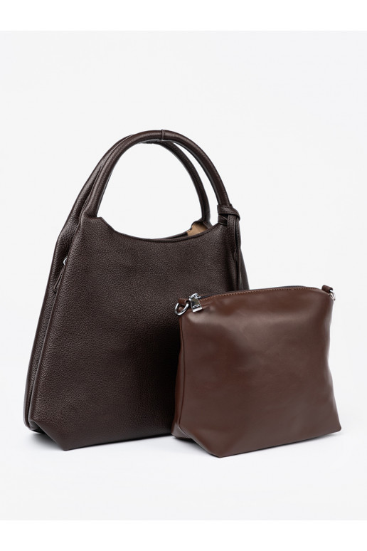   Soma z kosmetyczką środku