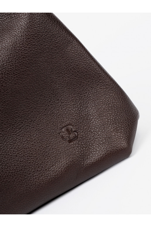   Soma z kosmetyczką środku