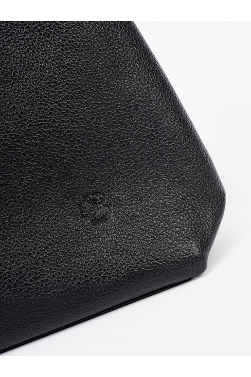   Soma z kosmetyczką środku