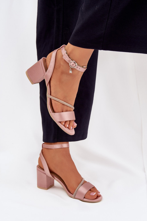 Rožā krāsā sieviešu augstpapēžu kurpes ar mirdzošām detaļām, Vinceza 20268 Rožā krāsā sieviešu augstpapēžu kurpes ar mirdzošām detaļām, Vinceza 20268