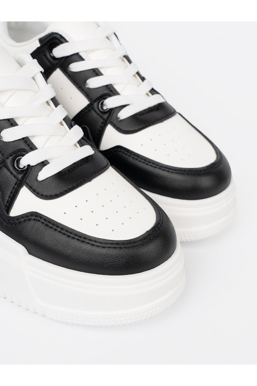   Sporta apavi z grubą podeszwą