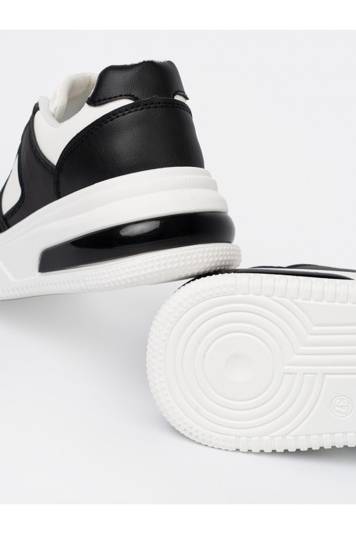   Sporta apavi z grubą podeszwą