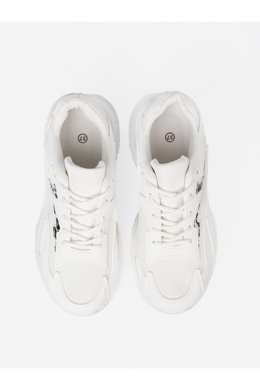 baltas krāsas sporta apaviy z ozdobnym akcentem