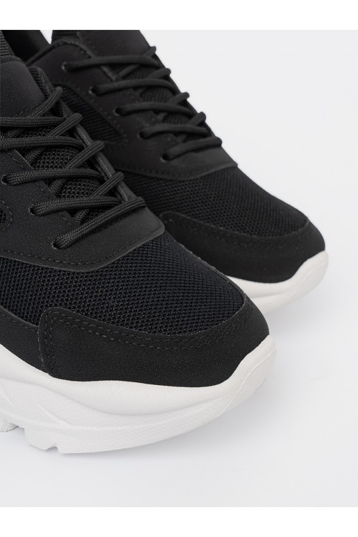 Melns  Sporta apavi na grubej balta krāsaj podeszwie