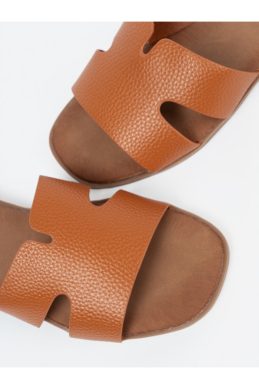 Brūnas krāsas čības   no eko ādas