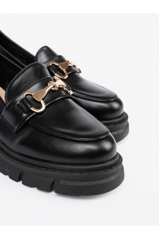 Melnas krāsas mokasīni z metalową klamrą  Melnas krāsas mokasīni z metalową klamrą