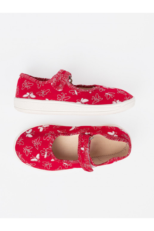 Sporta apavi  y  Sporta apavi  y