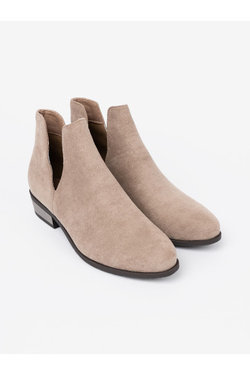 smilšu krāsas zābaki z wycięciami 2