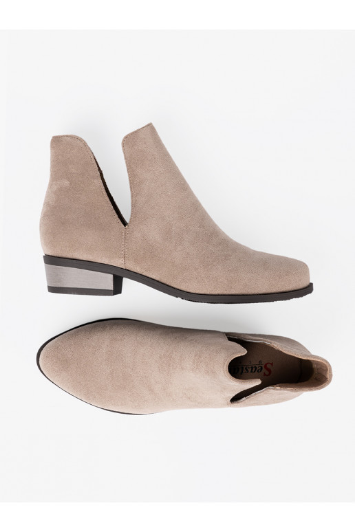 smilšu krāsas zābaki z wycięciami