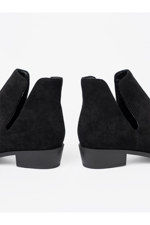 Melns zābaki z wycięciami