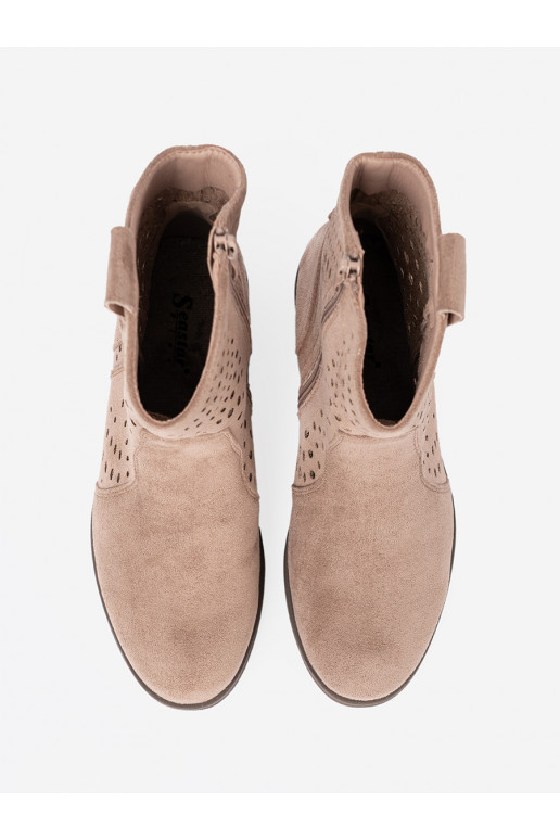 smilšu krāsas zābaki  kowbojskim stylu smilšu krāsas zābaki  kowbojskim stylu