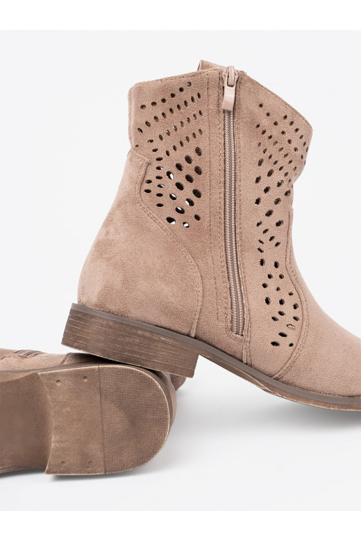 smilšu krāsas zābaki  kowbojskim stylu smilšu krāsas zābaki  kowbojskim stylu