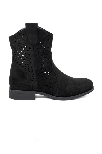 Melns zābaki  kowbojskim stylu