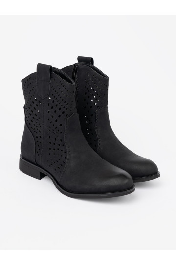 Melnas krāsas zābaki 2