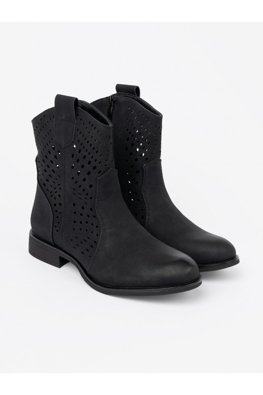  Melnas krāsas zābaki