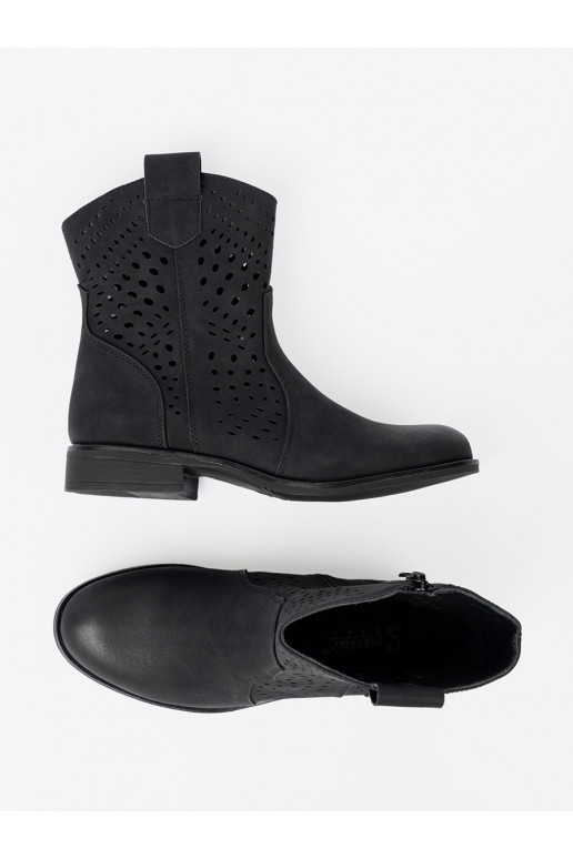  Melnas krāsas zābaki