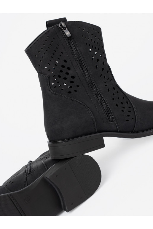  Melnas krāsas zābaki