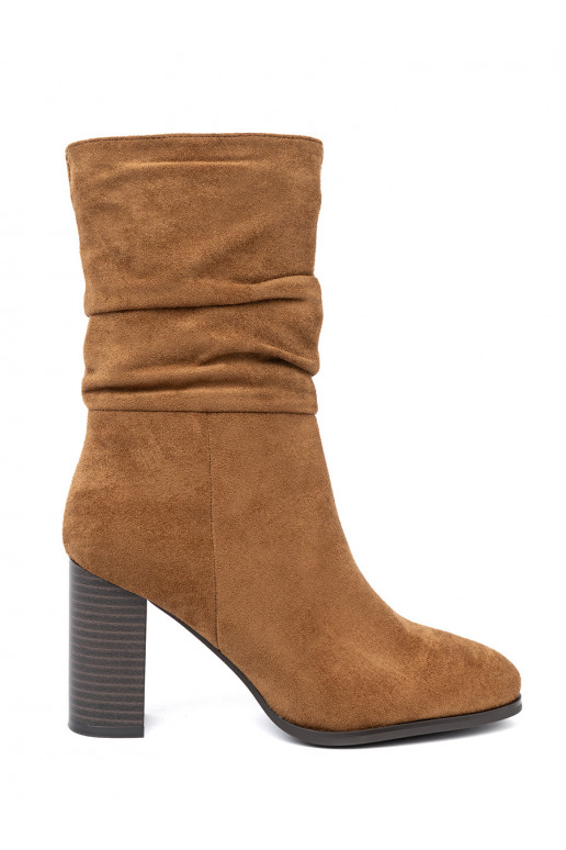 Brūnas krāsas zābaki  i obcasem