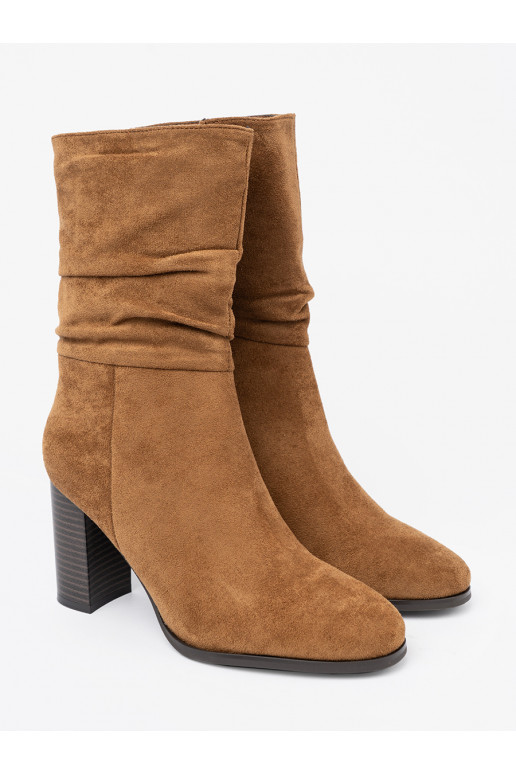 Brūnas krāsas zābaki  i obcasem