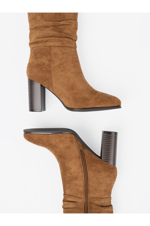 Brūnas krāsas zābaki  i obcasem