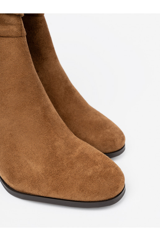 Brūnas krāsas zābaki  i obcasem