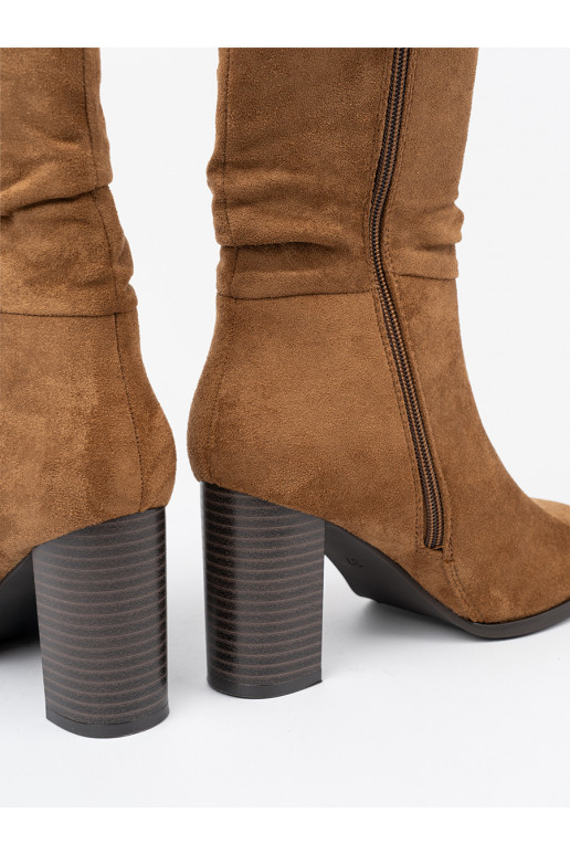 Brūnas krāsas zābaki  i obcasem