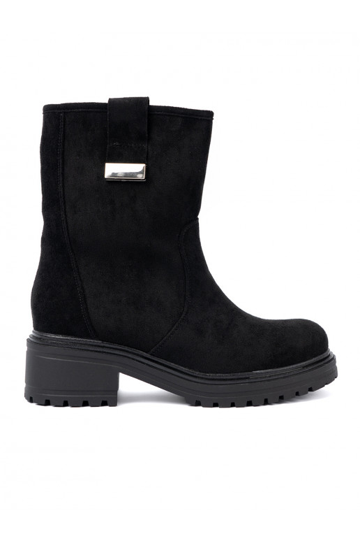 Melns sieviešu zābaki na masywnej podeszwie