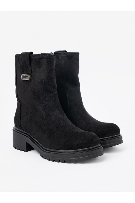 Melns sieviešu zābaki na masywnej podeszwie