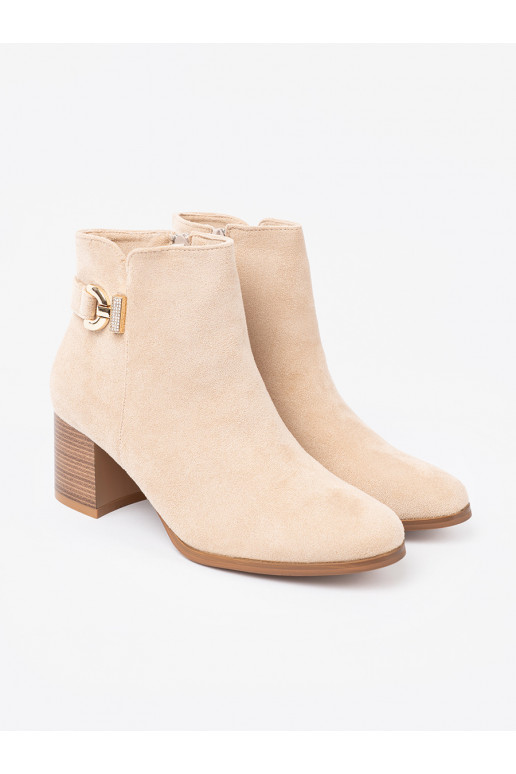 Eleganta stila zābaki kolorze jasnego beżu