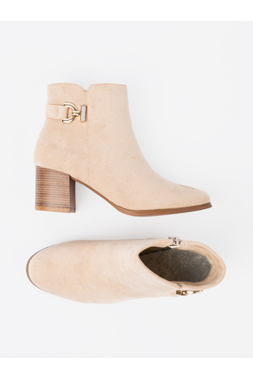 Eleganta stila zābaki kolorze jasnego beżu