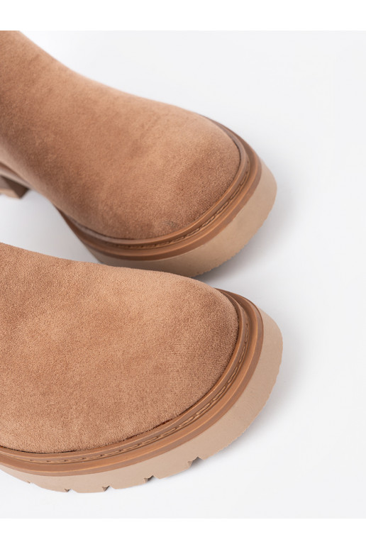 Minimalistyczne zābaki kamelowe z miękkiego zamszu Minimalistyczne zābaki kamelowe z miękkiego zamszu