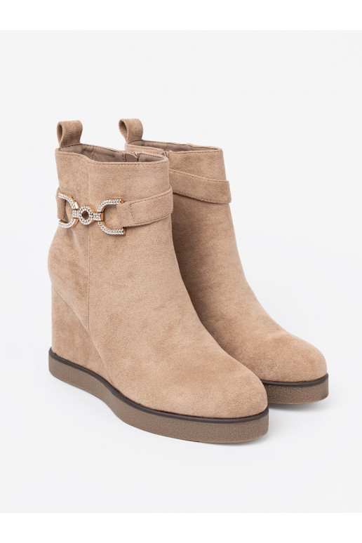 smilšu krāsas zābaki  