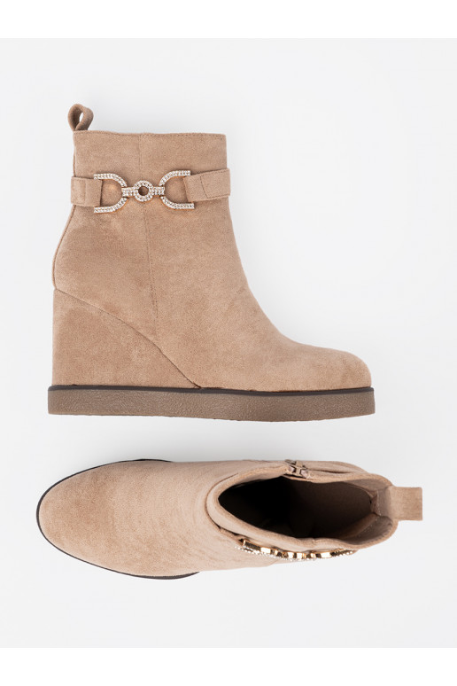 smilšu krāsas zābaki  