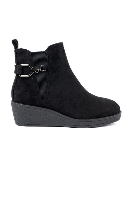 zamšādas zābaki Melnas krāsas z elastyczną wstawką zamšādas zābaki Melnas krāsas z elastyczną wstawką