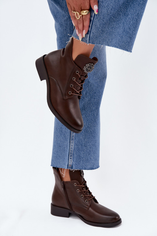 zempapēžu apavi sievietēm ar platiem papēžiem  Detalem siltināti brūnas krāsas Cylira zempapēžu apavi sievietēm ar platiem papēžiem  Detalem siltināti brūnas krāsas Cylira