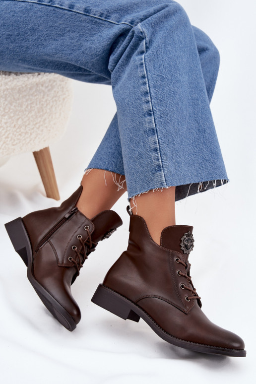 zempapēžu apavi sievietēm ar platiem papēžiem  Detalem siltināti brūnas krāsas Cylira zempapēžu apavi sievietēm ar platiem papēžiem  Detalem siltināti brūnas krāsas Cylira