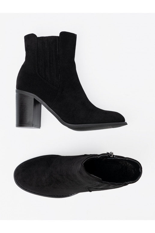 zamšādas  Melnas krāsas