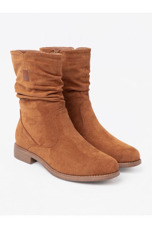 Brūnas krāsas zābaki 