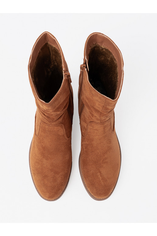 Brūnas krāsas zābaki 