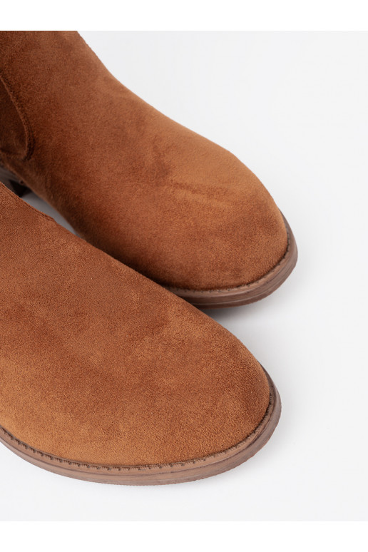 Brūnas krāsas zābaki 