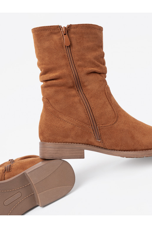 Brūnas krāsas zābaki 