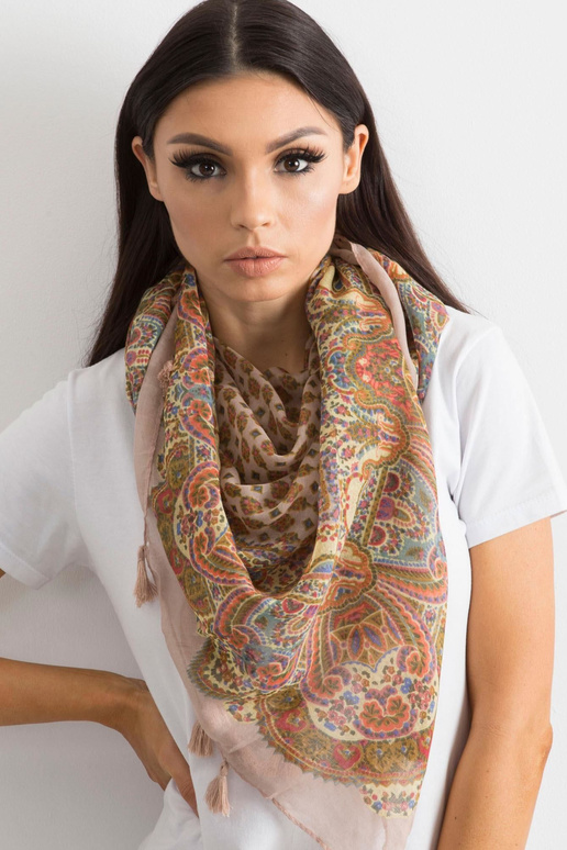 Pulverrozā šalle ar apdruku un bārkstīm