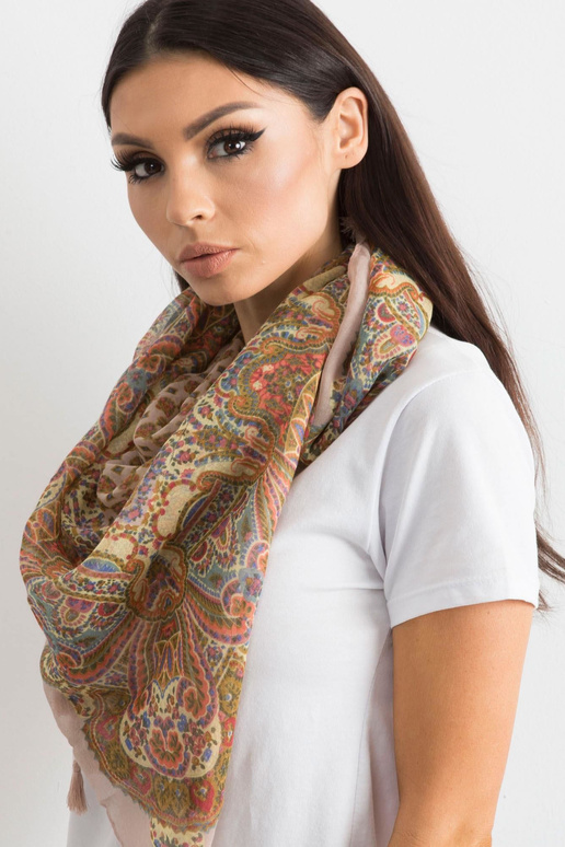 Pulverrozā šalle ar apdruku un bārkstīm