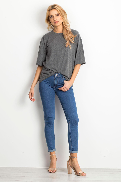 Tumši pelēkas melanžas blūzes svinības