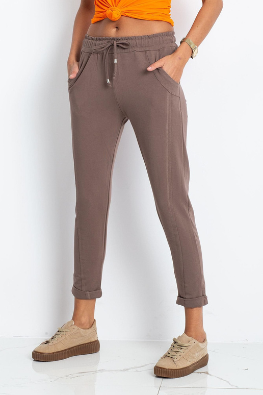 Tumši bēšas bikses Pietuvināms