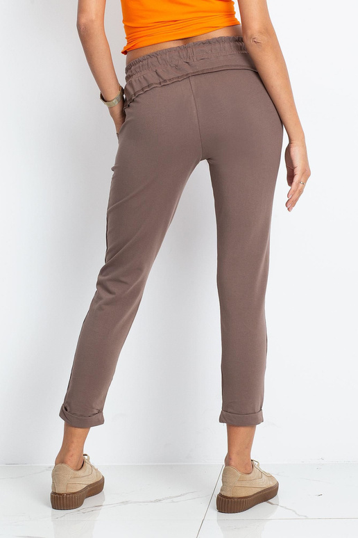 Tumši bēšas bikses Pietuvināms