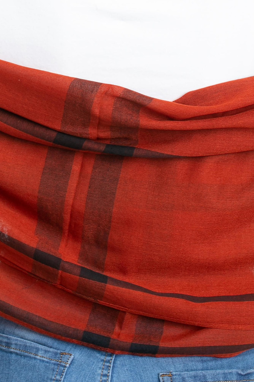 Brūni rūtaini slingi