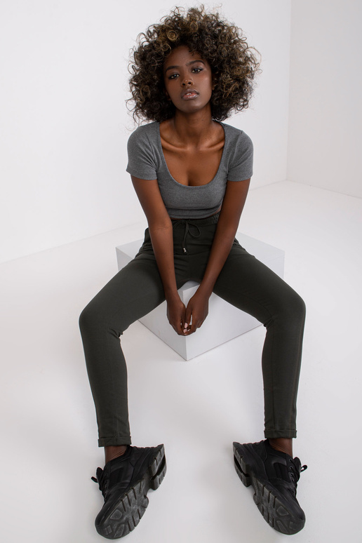 Tumšas haki krāsas bikses Pietuvināmas